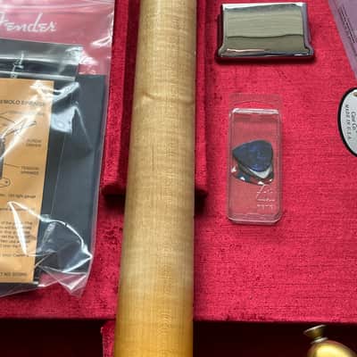 2025 Fender Stratocaster 1964 LTD Fall Event Flamed Neck Gold over Gold Sparkle Heavy Relic image 13