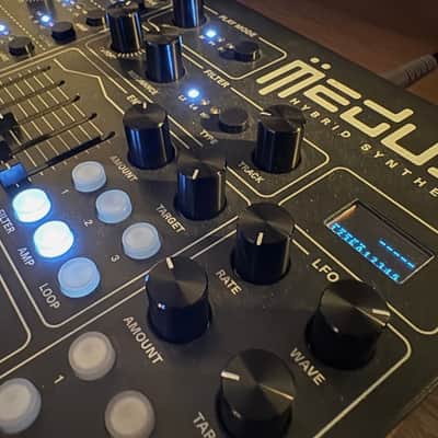 Polyend Dreadbox Medusa Hybrid Synthesizer 2018 - 2021 - Black image 2