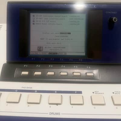 Akai MPC4000 Music Production Center - White image 14