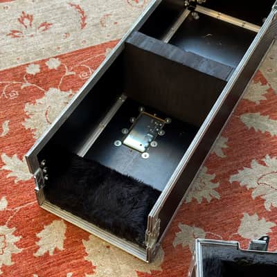 NAUT Cases Triple Guitar Flight Case with Wheels image 7