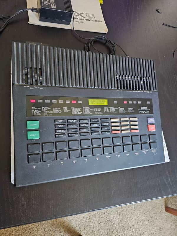 Yamaha RX5 Digital Rhythm Programmer 1986 - Black imagen 1
