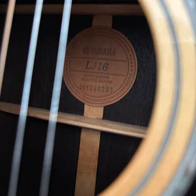 Yamaha LJ16 Medium Jumbo Acoustic Guitar - Natural image 4