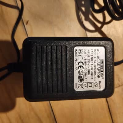 Line 6 POD X3 Multi-Effect and Amp Modeler 2007 - 2008 - Red image 6
