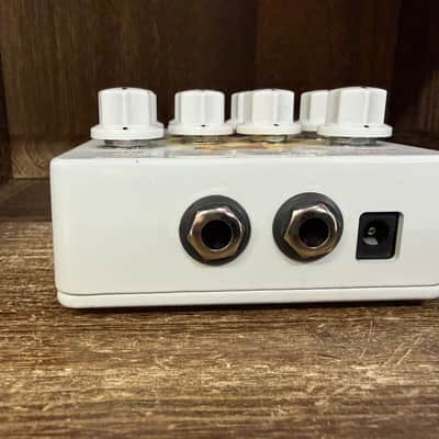 Keeley Caverns Reverb / Delay V2 With Box 2017 - Present - White image 7