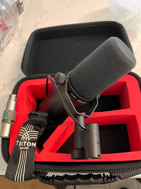 Shure SM7B with Fethead and Case Cardioid Dynamic Microphone 2001 - Present - Black image 1