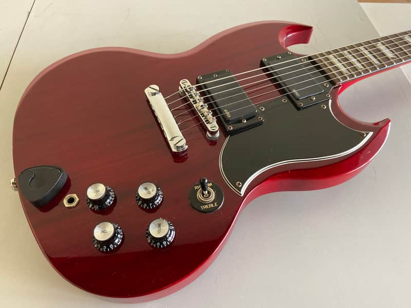 Epiphone SG, EMG active pickups, Grover locking tuners, Hard Case
