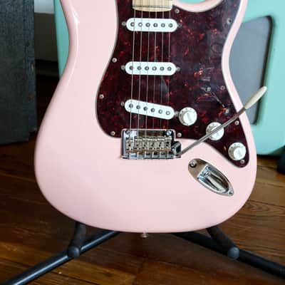 ‘21 Fender Player Stratocaster with Maple Fretboard Shell Pink image 2