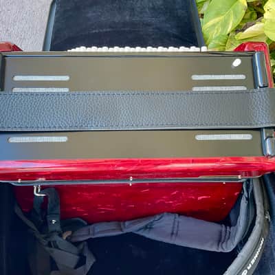 Hohner Bravo III 72 Chromatic Piano Accordion - Red - w/ Original Rolling Case image 5