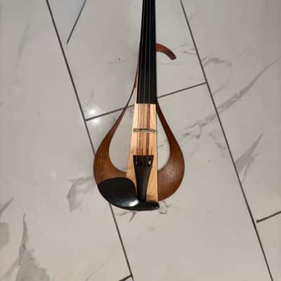 Yamaha YEV-104NT Electric Violin image 2