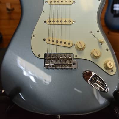 Fender Vintera 6 String '60s Stratocaster Electric Guitar in Ice Blue Metallic w/Gig Bag image 5