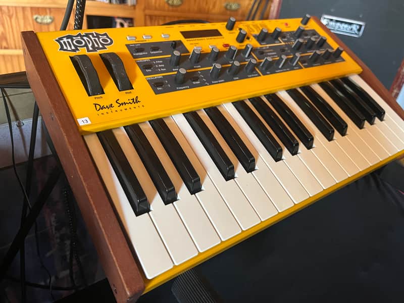 Dave Smith Mopho モノフォニック　アナログシンセサイザー Dave Smith Instruments Mopho Analog Synthesizer Monophonic
