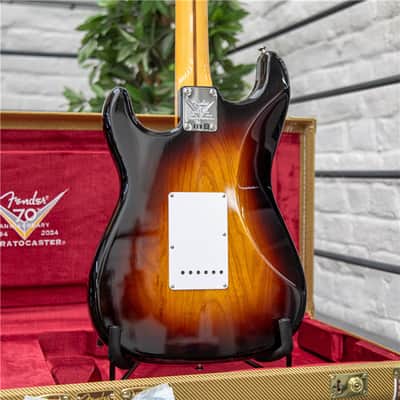 FENDER Custom Shop 70th Anniversary 1954 Stratocaster NOS image 2