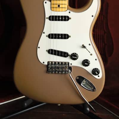Fender International Series Stratocaster Sahara Taupe 1981 Vintage Guitar Pre-Owned image 1