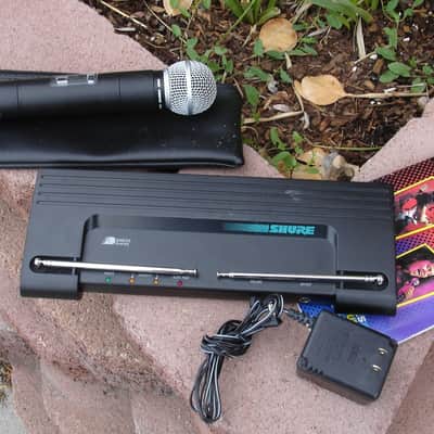 Shure T2 SM58 Wireless w/ T4-V Receiver Nice image 1