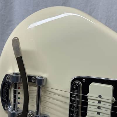 Fender 2016 Limited Edition American Special Jazzmaster Guitar with Bigsby Vibrato + Case 2016 - Olympic White / Rosewood fingerboard image 5