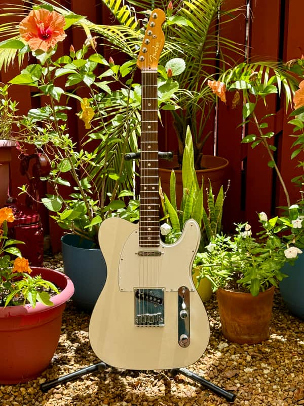 Fender American Ultra Telecaster with Rosewood Fretboard 2019 - 2025 - Arctic Pearl