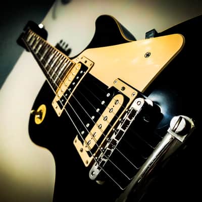 Nythar the Undying - Gibson Les Paul Classic 2019 - Black & Cream Tuxedo image 1