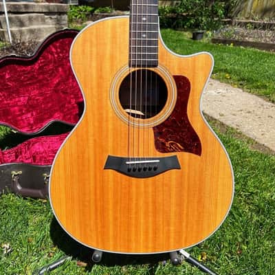 Taylor 414ce V-Class Ovangkol with Expression 2 Electronics and Taylor hardshell case 414ce - gloss image 3