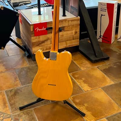 Fender American Vintage Reissue ‘52 Telecaster w/Hardshell Case, Butterscotch Blonde image 2