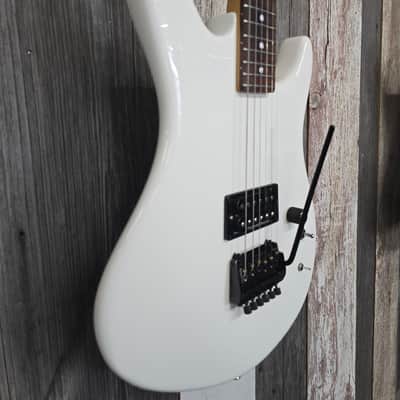 Peavey Nitro I with Single Humbucker and Kahler Vibrato 1986 - 1989 - White image 4