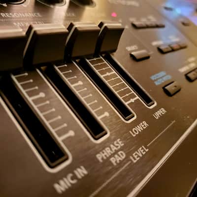 MUST SEE!!! ROLAND JUNO DS88 FULLY INSPECTED/SERVICED AND IN AMAZING CONDITION! image 14