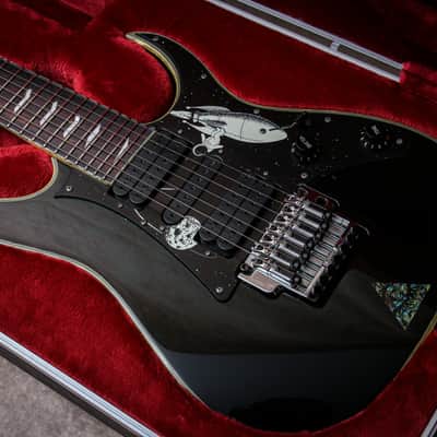 IBANEZ MIJ Universe Prestige Series UV777P-BK Steve Vai Signature Universe " Black + Rosewood" (2007) image 2