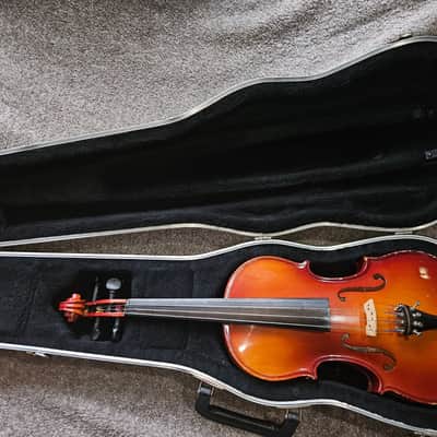 K Schiller Student size 4/4 violin w/ case.  Miss soundpost image 1