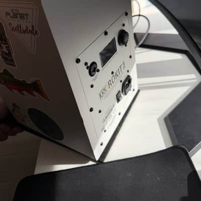 KRK RP-5 Rokit G4 2-Way 5" Active Studio Monitors (Pair) 2019 - 2021 - White image 4