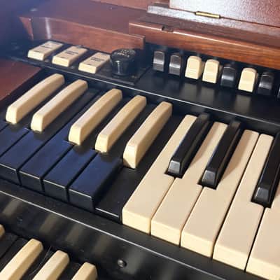 Hammond B3 1957 - Natural Mahogany Serial #65270 image 2