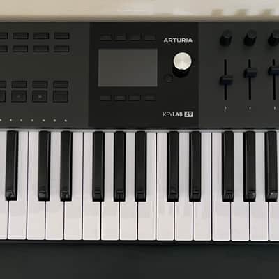 Arturia KeyLab 49 MkIII MIDI Controller with software image 2