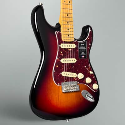 Fender American Professional II Stratocaster 2021 - 3-Tone Sunburst image 3