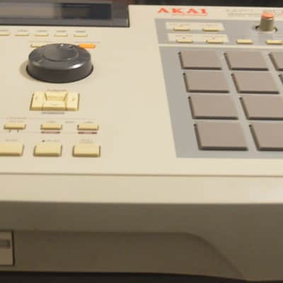 Akai MPC2000XL MIDI Production Center 2000 - 2005 - Grey image 2