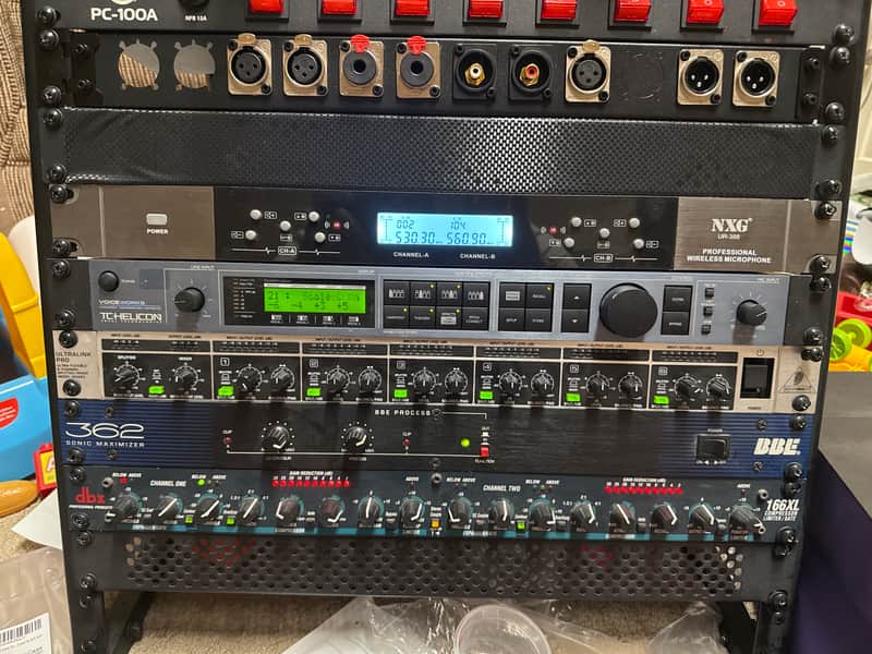 TC Helicon  Voiceworks  2010 - Silver image 1