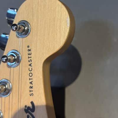 Squier FSR Bullet Stratocaster 2021 - Red Sparkle image 9
