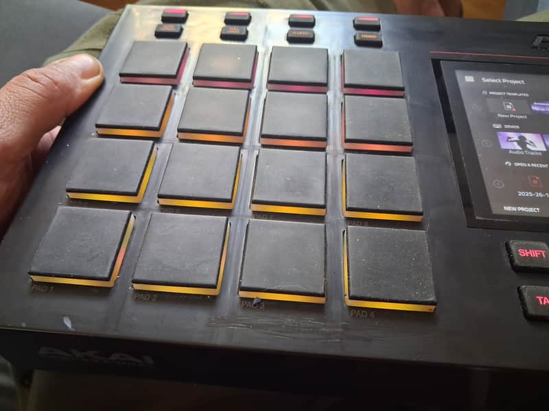Akai MPC Live Standalone Sampler / Sequencer 2017 - 2020 - Black image 1
