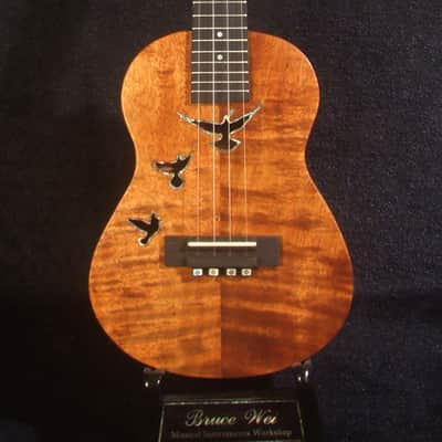 Handcrafted Concert Ukulele, Solid Curly Hawaiian Koa, Doves Soundhole, Soft-bag, Bruce Wei UG15-2939 image 4