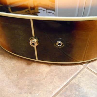 Epiphone by Gibson. EJ 200CE/VS Acoustic Electric Guitar. Vintage Sunburst. Roadrunner Gig Bag. image 3