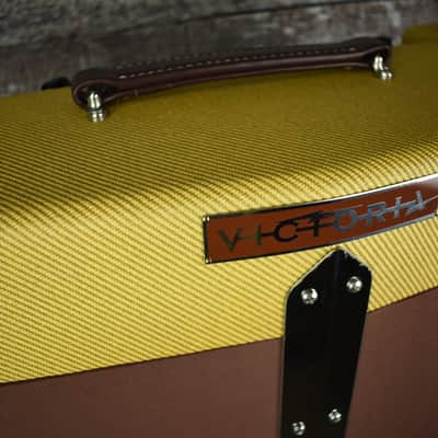 Victoria 35210 Amplifier image 2