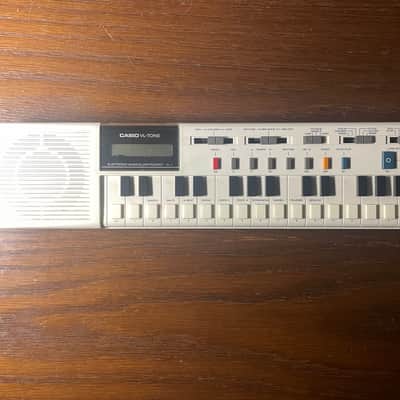 Casio VL-1 VL-Tone 29-Key Synthesizer Keyboard 1979 - 1984 - White