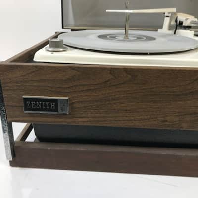 VINTAGE Zenith Solid State Turntable Record Player Circle Of Sound image 2