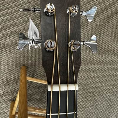 Martin 000C Jr-E Bass Junior Short Scale Acoustic/Electric Burst w/ Case image 5