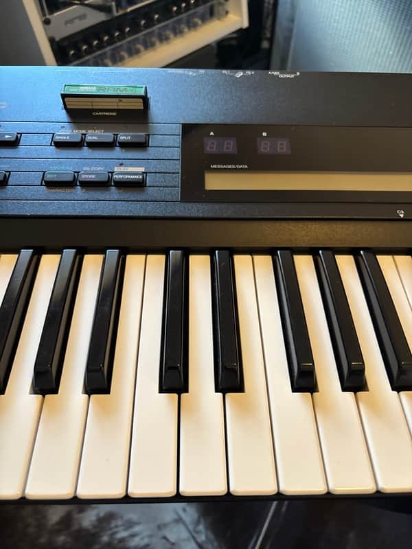 Yamaha DX7IID 16-Voice Synthesizer 1986 - 1989 - Black image 1