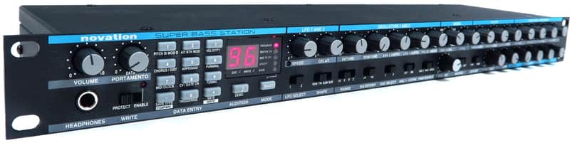 Novation SUPER BASS STATION image 1