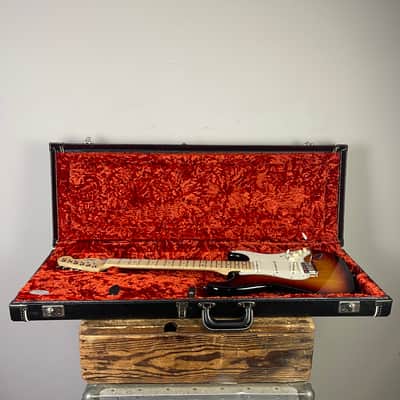 Fender American Series VG Stratocaster with Maple Fretboard 2007 - 2009 - 3-Color Sunburst image 23