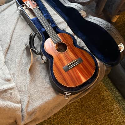 Kamaka HF-3D Deluxe Koa Tenor Ukulele with Case image 9