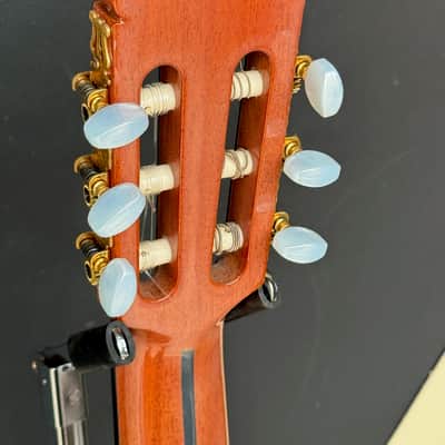 Jose Ramirez Estudio 2CWE Cutaway Electric 2007 a very user friendly model ready for your next Jazz Gig ! image 7