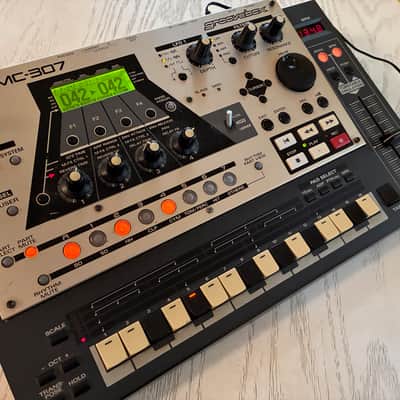 Roland MC-307 Groovebox 2000s - Silver and Black image 3