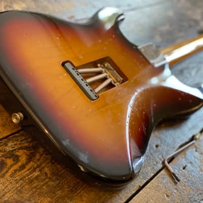 Fender Stratocaster Japan 1962 RI CIJ Era Three Tone Sunburst Relic w/ Hardcase image 4