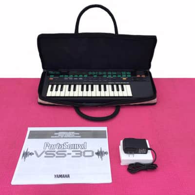 Yamaha VSS-30 Sampler Synthesizer Keyboard
