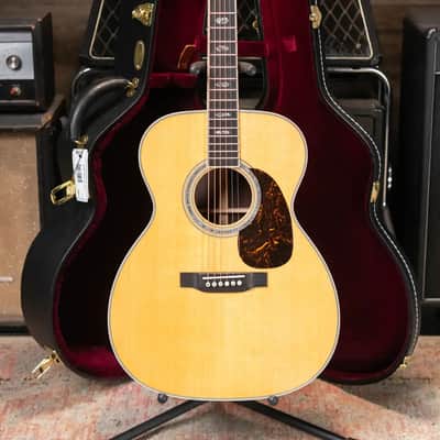 Martin J-40 Acoustic Guitar with Hardshell Case image 15